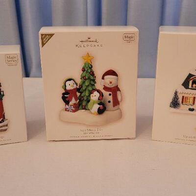 Lot 23: Assorted NEW HALLMARK Christmas Ornaments 