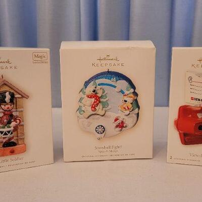 Lot 24: Assorted NEW HALLMARK Christmas Ornaments 