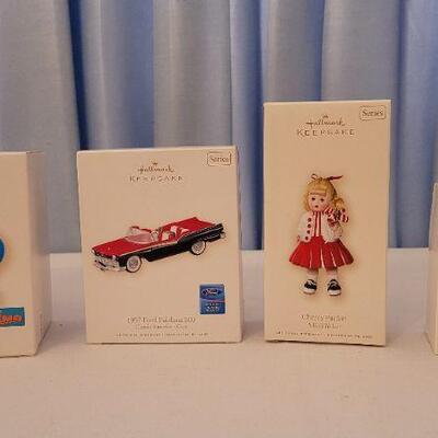 Lot 25: Assorted NEW HALLMARK Christmas Ornaments 