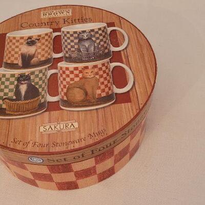 Lot 26: New SAKURA Set of 4 Stoneware Mugs