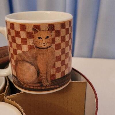 Lot 26: New SAKURA Set of 4 Stoneware Mugs