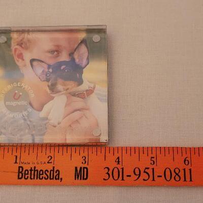 Lot 28: (5) New HALLMARK Refrigerator Magnet Frames 3.5" 