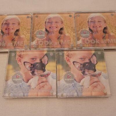 Lot 28: (5) New HALLMARK Refrigerator Magnet Frames 3.5" 