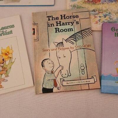 Lot 35: Assorted Hardback Children's Books