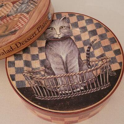 Lot 36: New SAKURA Set of 4 Stoneware Desert Plates 