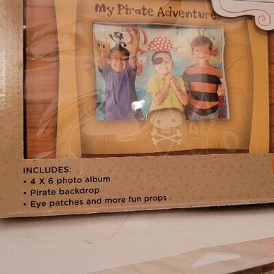 Lot 41: Assorted New HALLMARK Children's Activity Packs