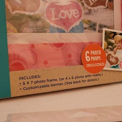 Lot 41: Assorted New HALLMARK Children's Activity Packs