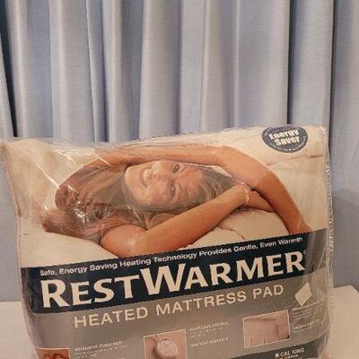 Lot 43: New Queen Size REST WARMER Heated Mattress Pad