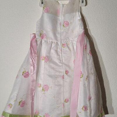Lot 48: New Children's Size 5 Pink and White Flower Dress
