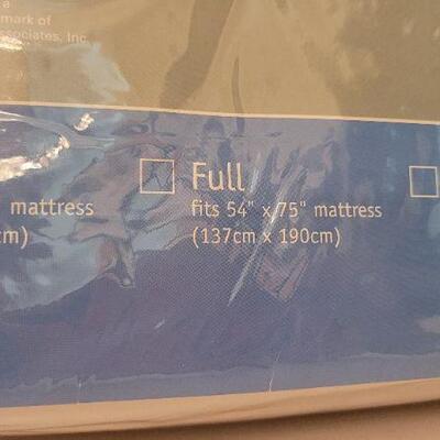 Lot 54: New REST RIGHT Full Size Allergy Relief Mattress Pad