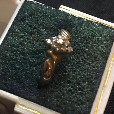 Diamond Cluster and 10k Gold Ring Size 7. LOT 57