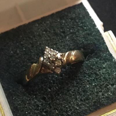 Diamond Cluster and 10k Gold Ring Size 7. LOT 57
