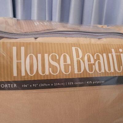 Lot 60: New HOUSE BEAUTIFUL King Faille Comforter 