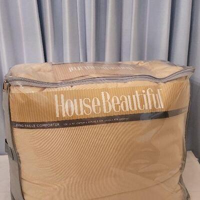 Lot 60: New HOUSE BEAUTIFUL King Faille Comforter 