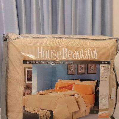 Lot 60: New HOUSE BEAUTIFUL King Faille Comforter 