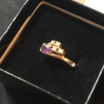14k Yellow Gold Ring with Diamonds and Amethyst Size 6. LOT 61