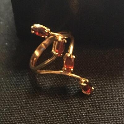 14k Gold Branch Ring with Four Garnets. Size 5. LOT 63