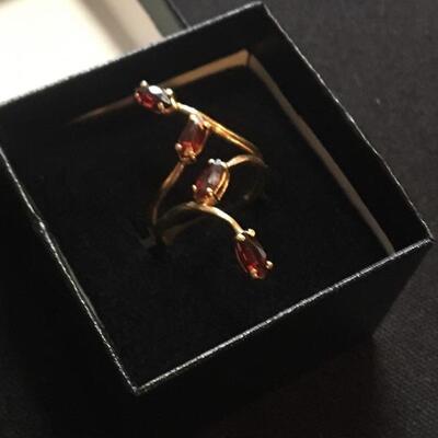 14k Gold Branch Ring with Four Garnets. Size 5. LOT 63