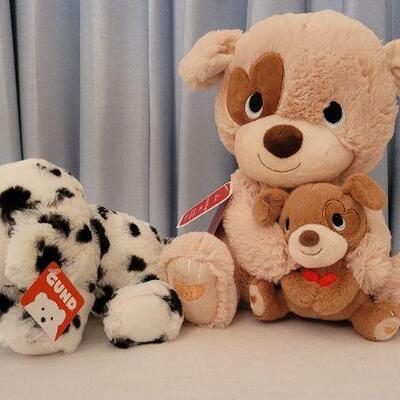 Lot 75: (2) New Puppy Dog Suffed Animals feat. HALLMARK Singing Pals