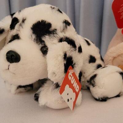 Lot 75: (2) New Puppy Dog Suffed Animals feat. HALLMARK Singing Pals