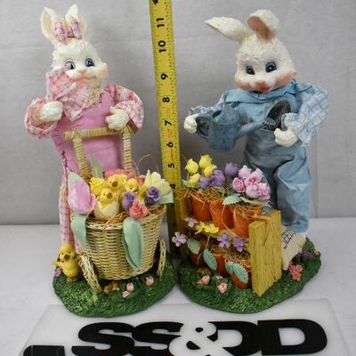 2 pc Spring Bunnies Decor with Box