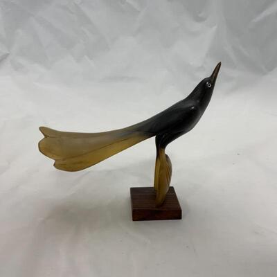 -31- VINTAGE | 1960s Carved Horn Bird | Crow Raven Starling 