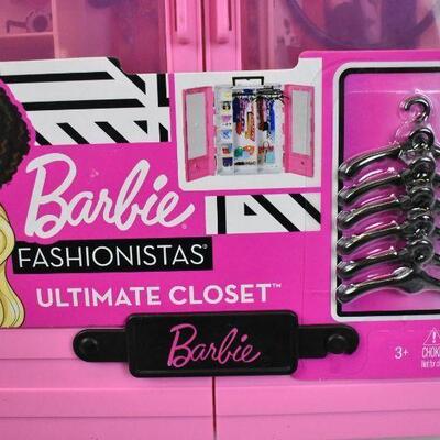 Barbie Fashionistas Ultimate Closet Accessory Playset - New