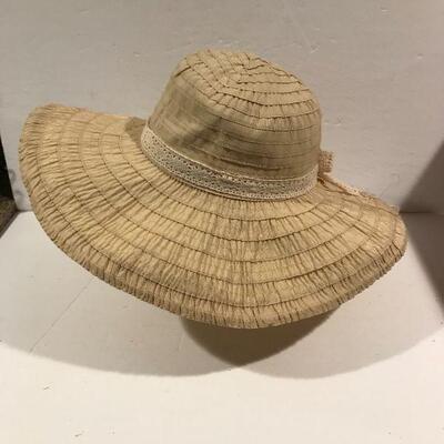 Vintage Milani Sun bonnet Style Hat