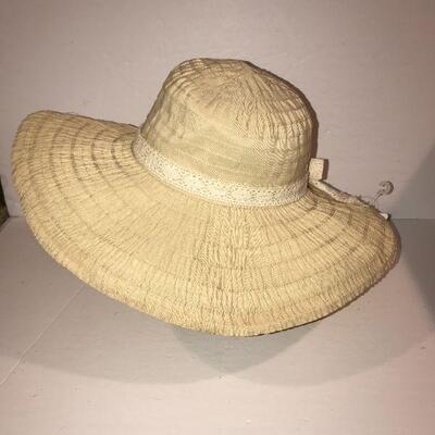 Vintage Milani Sun bonnet Style Hat