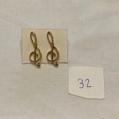 #32 Earrings: Gold Music 
