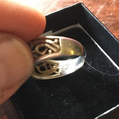 Sterling and Turquoise Vintage Ring. Size 7.5. LOT A22