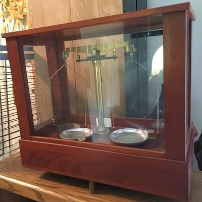 Antique Scientific Pharmacy Scale Complete with weights. LOT A11