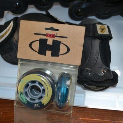 LOT 218 ROLLER BLADES AND GEAR