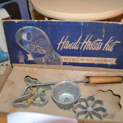 LOT 274 COOKIE MAKING TOOLS