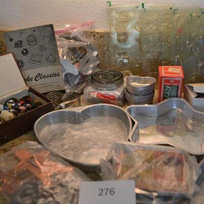 LOT 276 BAKING AND COOKIE ITEMS