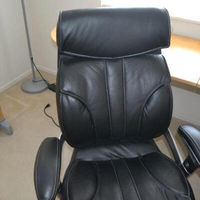 LOT 290 OFFICE CHAIR