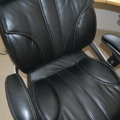LOT 290 OFFICE CHAIR