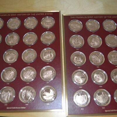 LOT 298 FRANKLIN MINT HISTORY OF THE UNITED STATES SOLID BRONZE COIN SET IN WOOD CASE