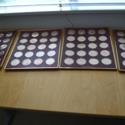 LOT 298 FRANKLIN MINT HISTORY OF THE UNITED STATES SOLID BRONZE COIN SET IN WOOD CASE