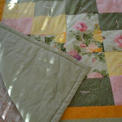 LOT 301 HOME MADE QUILT