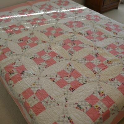 LOT 305 HOME MADE QUILT