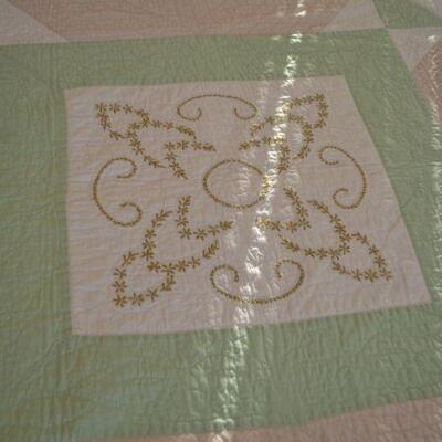 LOT 309 HOME MADE QUILT