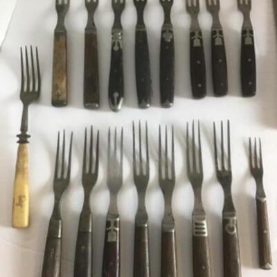 B - 286 Antique Cutlery - J. Russell & Co. Green River Works