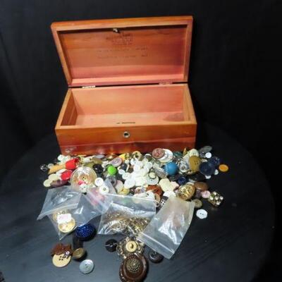 Box of vintage buttons 