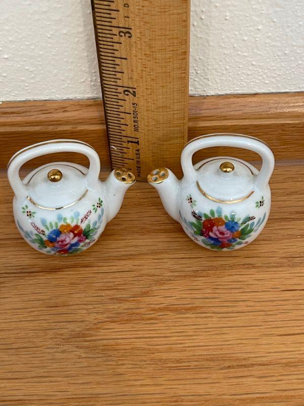 Occupied Japan 1" mini teapot pair