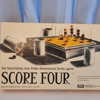 Lot 79: Vintage Score Four Game