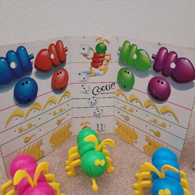 Lot 81: Vintage Candy Land and Cootie Game