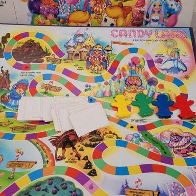 Lot 81: Vintage Candy Land and Cootie Game