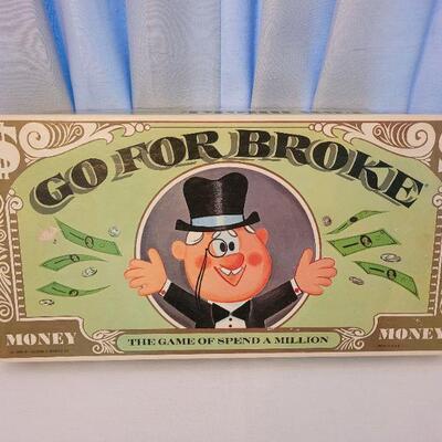 Lot 85: Vintage Go For Broke Game