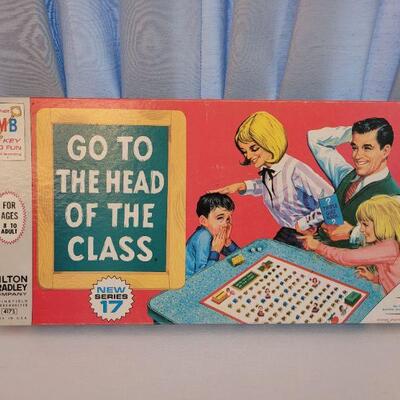 Lot 87: Vintage Go To The Head Of The Class Game